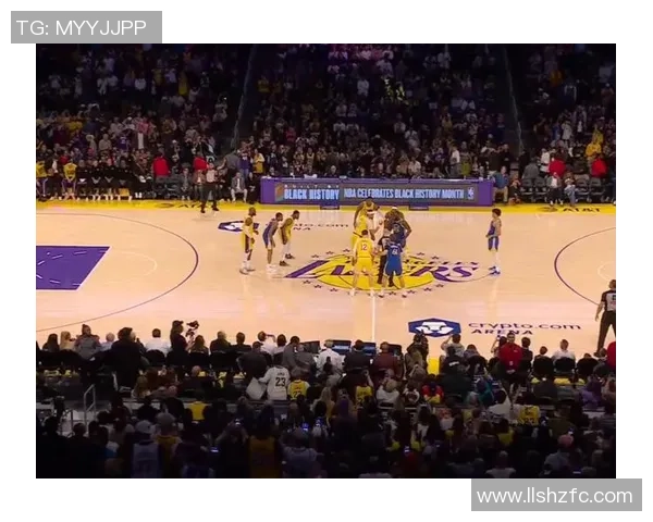 詹姆斯领衔湖人对决勇士精彩录像回顾与赛后分析