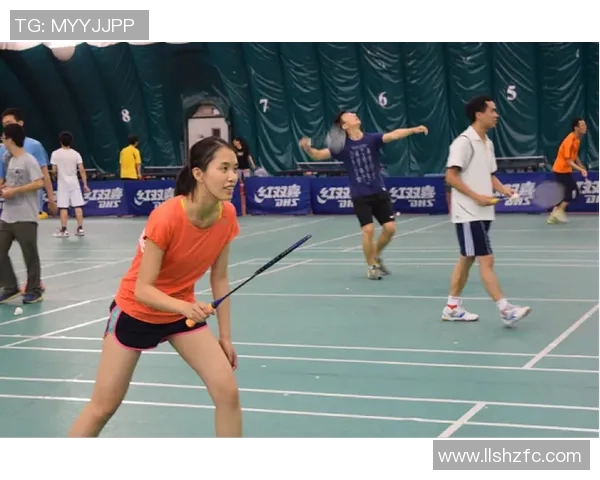 成都羽毛球队中路突破战术解析与实战应用探讨MBA